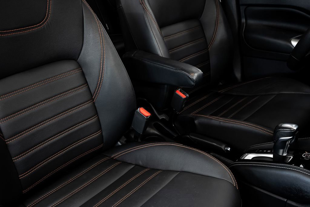 Used 2020 Nissan Kicks SR w/ SR Premium Package image 32