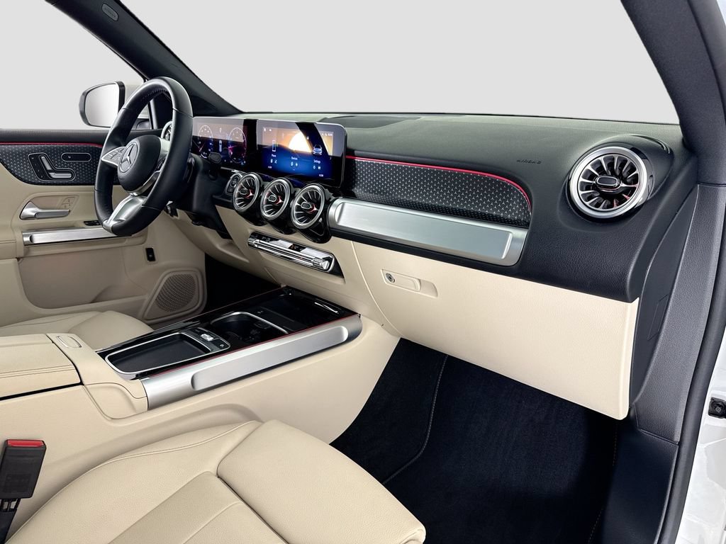 Used 2025 Mercedes-Benz GLB 250 image 13