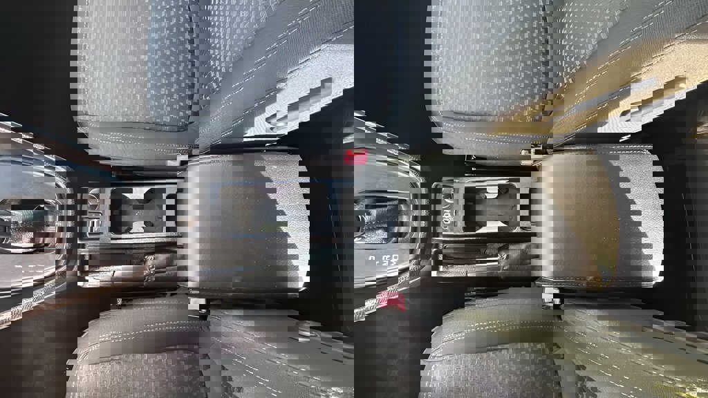 Used 2020 Ford Transit Connect XLT image 19