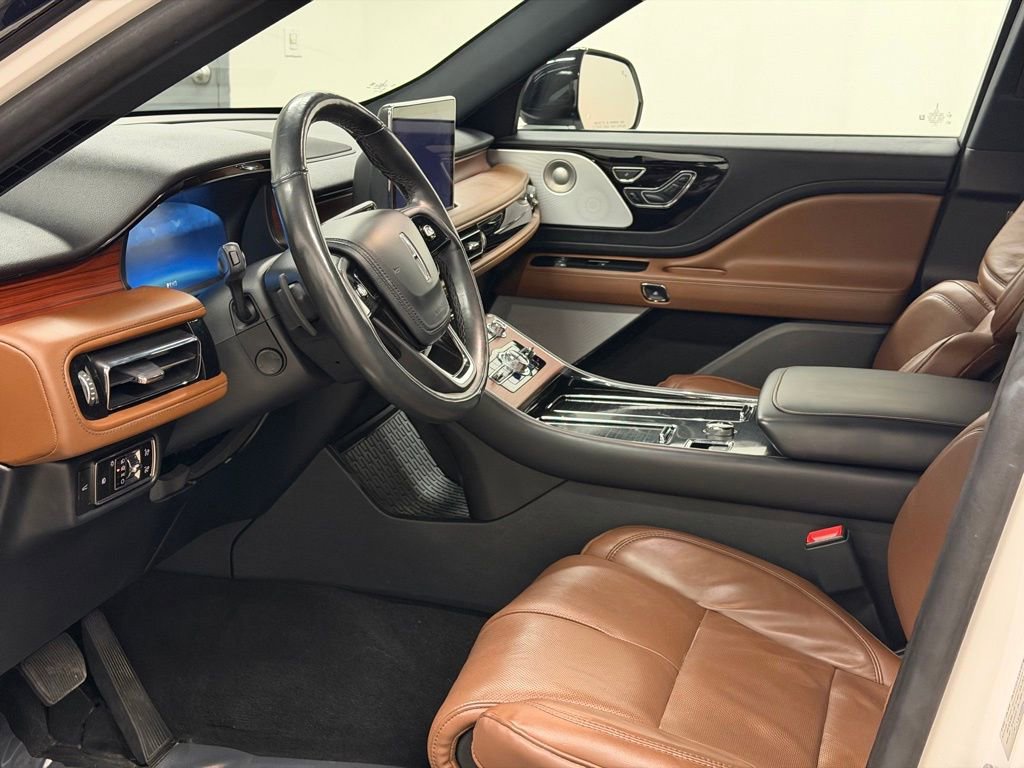 Used 2023 Lincoln Aviator Reserve w/ Equipment Group 201A image 31