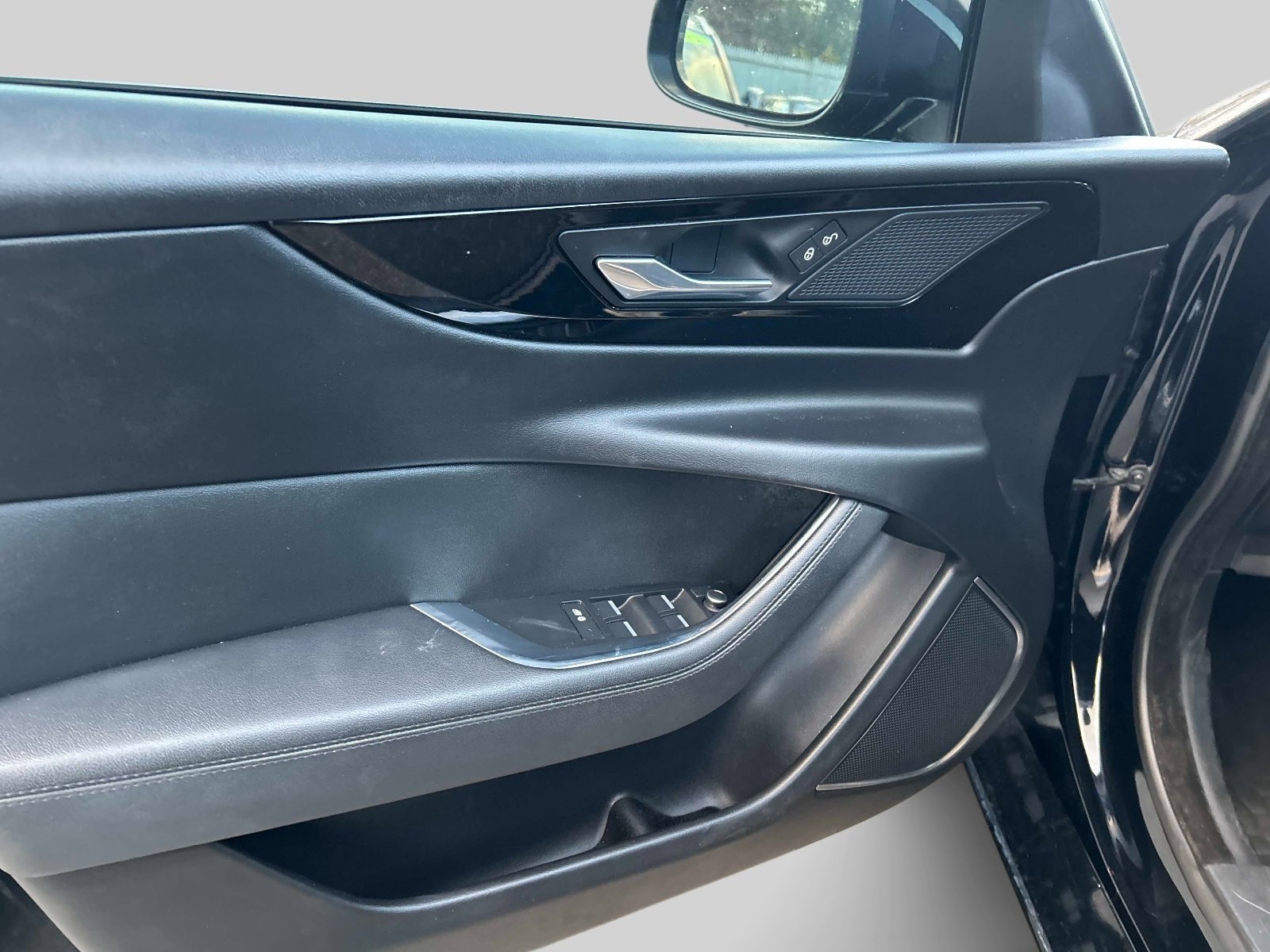 Used 2020 Jaguar XE S image 16