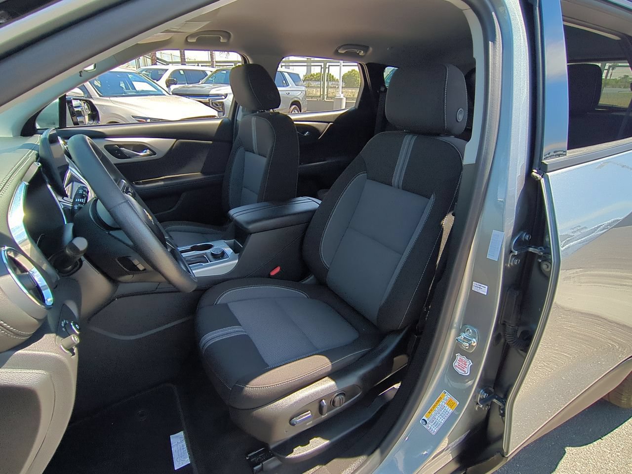Used 2025 Chevrolet Blazer LT AWD/4WD image 18