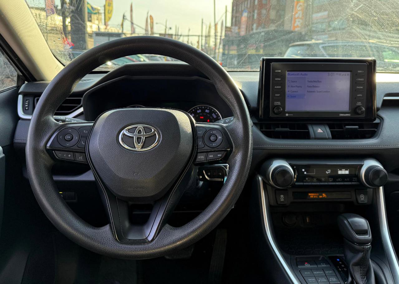 Used 2020 Toyota RAV4 LE w/ All Weather Liner Package AWD/4WD image 18