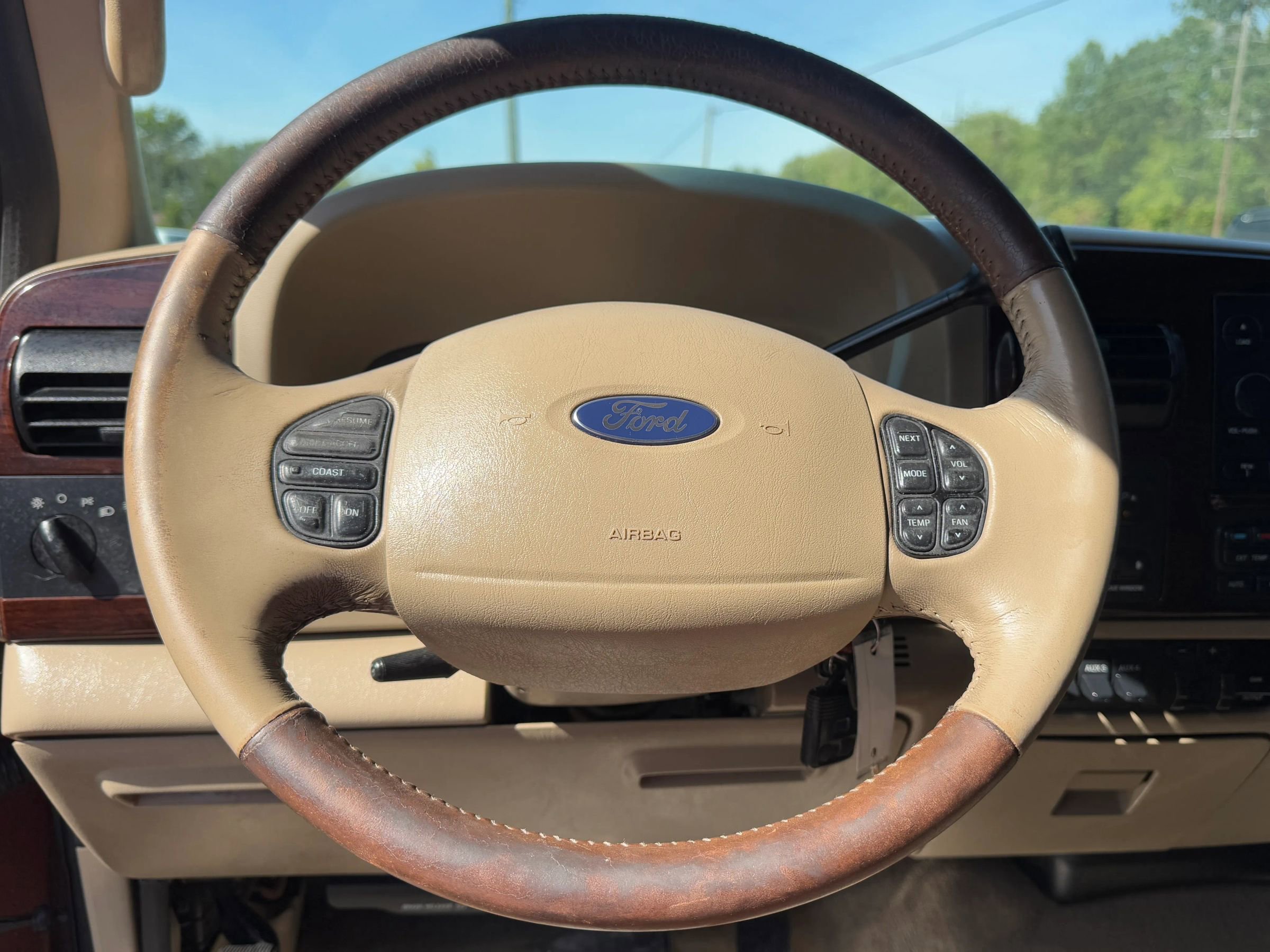 Used 2007 Ford F350 Lariat AWD/4WD image 16