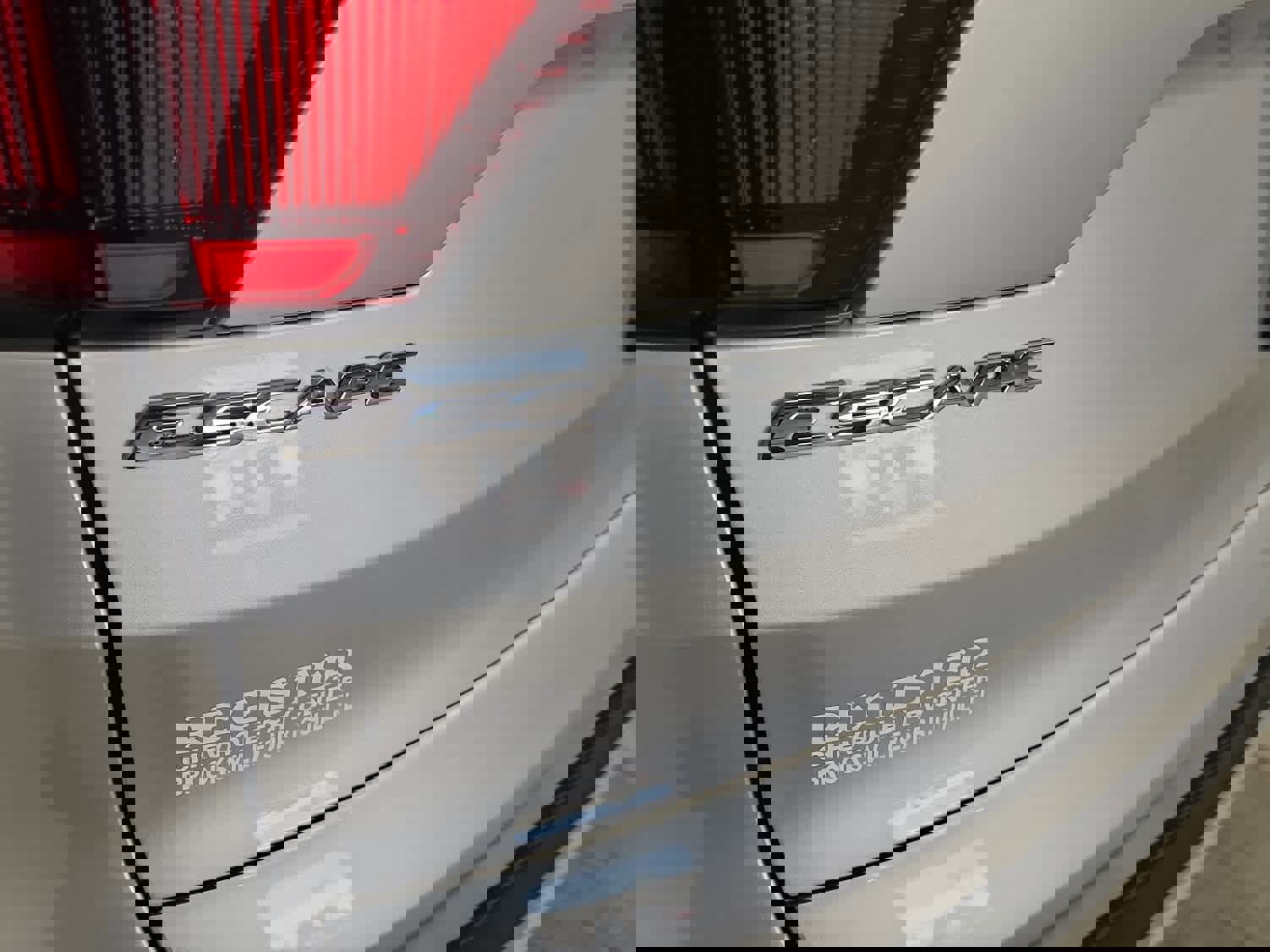 Used 2019 Ford Escape SE image 18