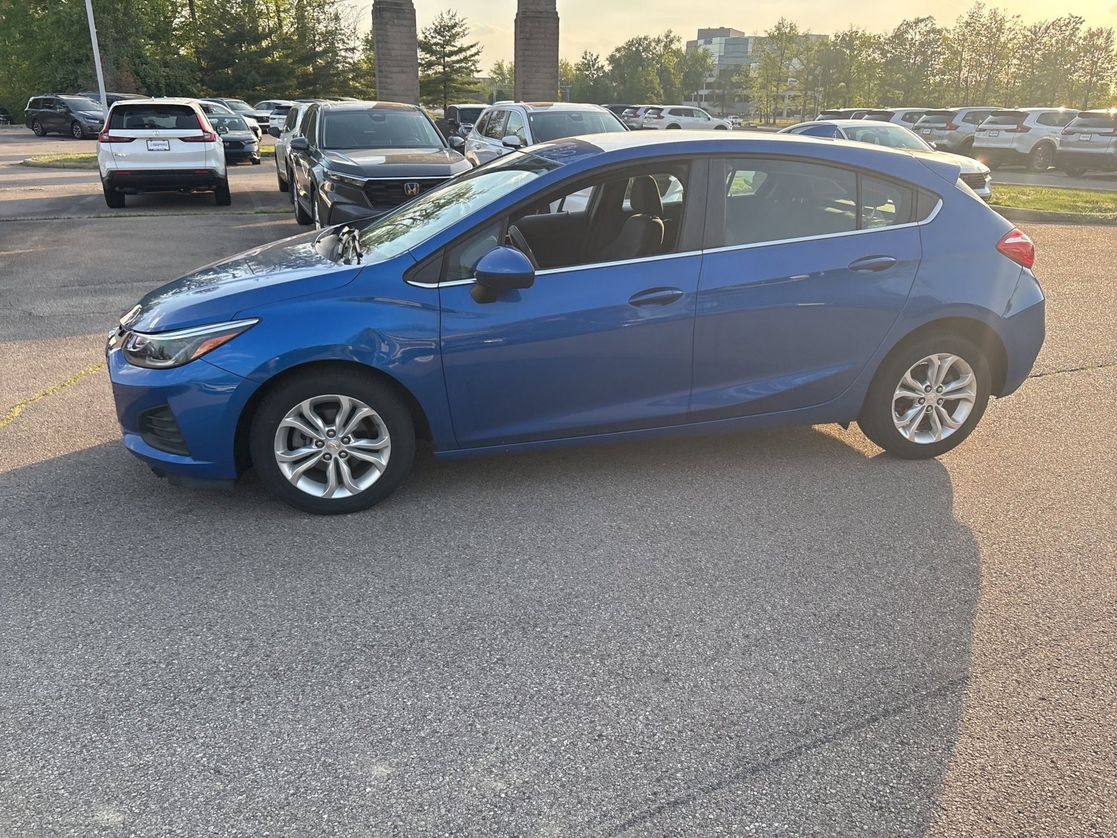 Used 2019 Chevrolet Cruze LT FWD image 12