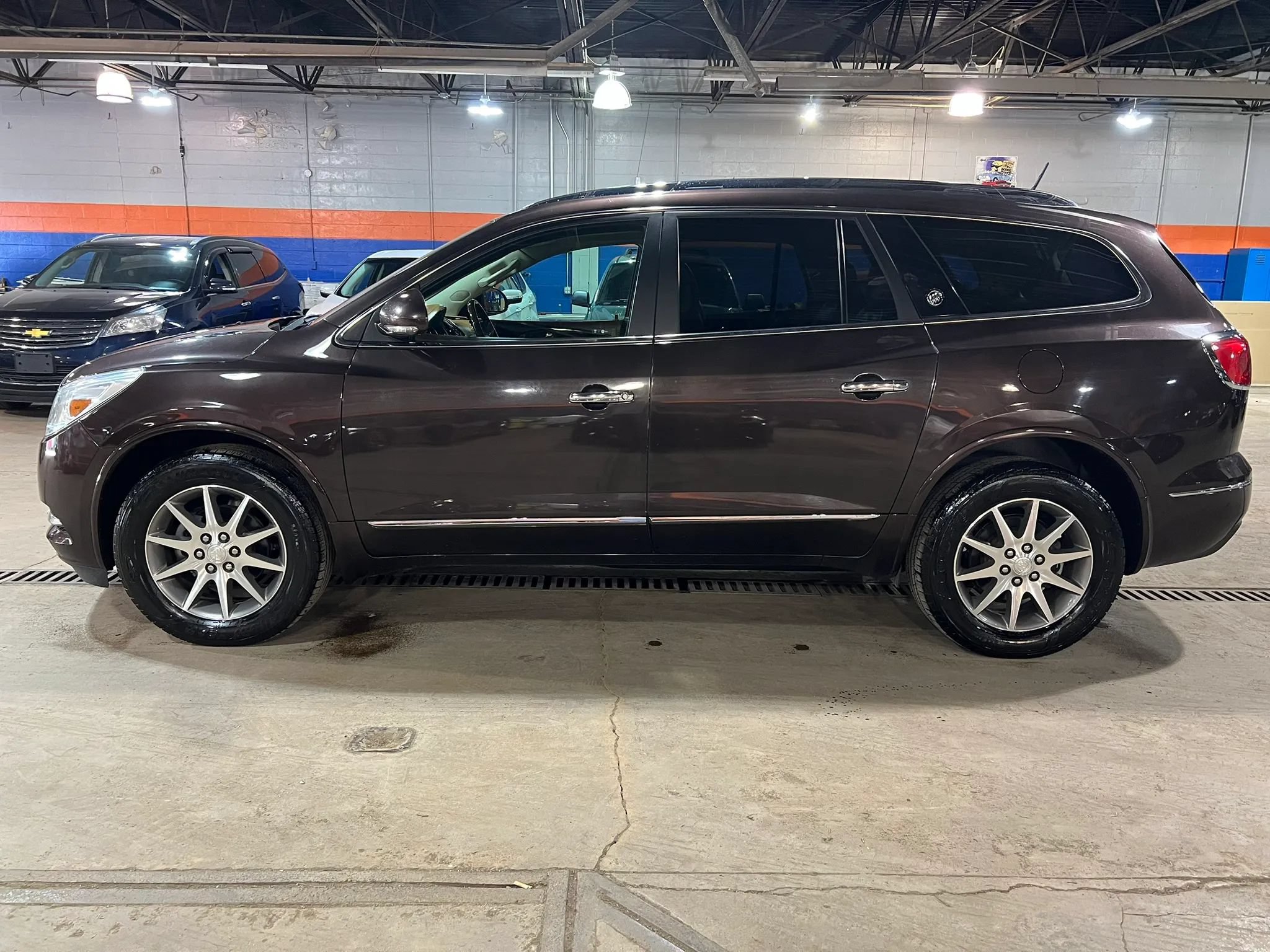 Used 2017 Buick Enclave Leather FWD image 6