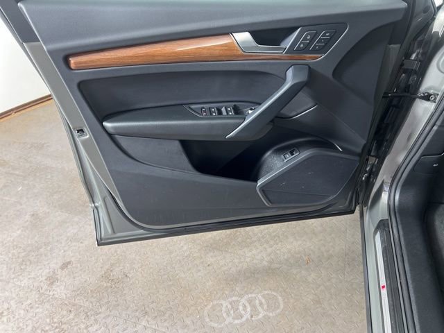 Used 2023 Audi Q5 2.0T Premium w/ Convenience Package AWD/4WD image 20