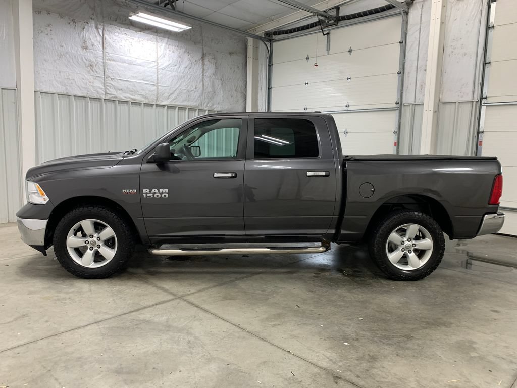 Used 2017 RAM 1500 Classic SLT AWD/4WD image 17