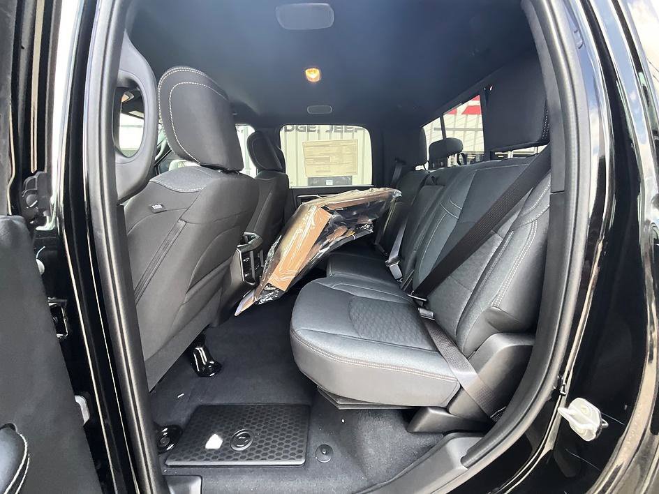 New 2026 RAM 2500 Big Horn AWD/4WD image 29