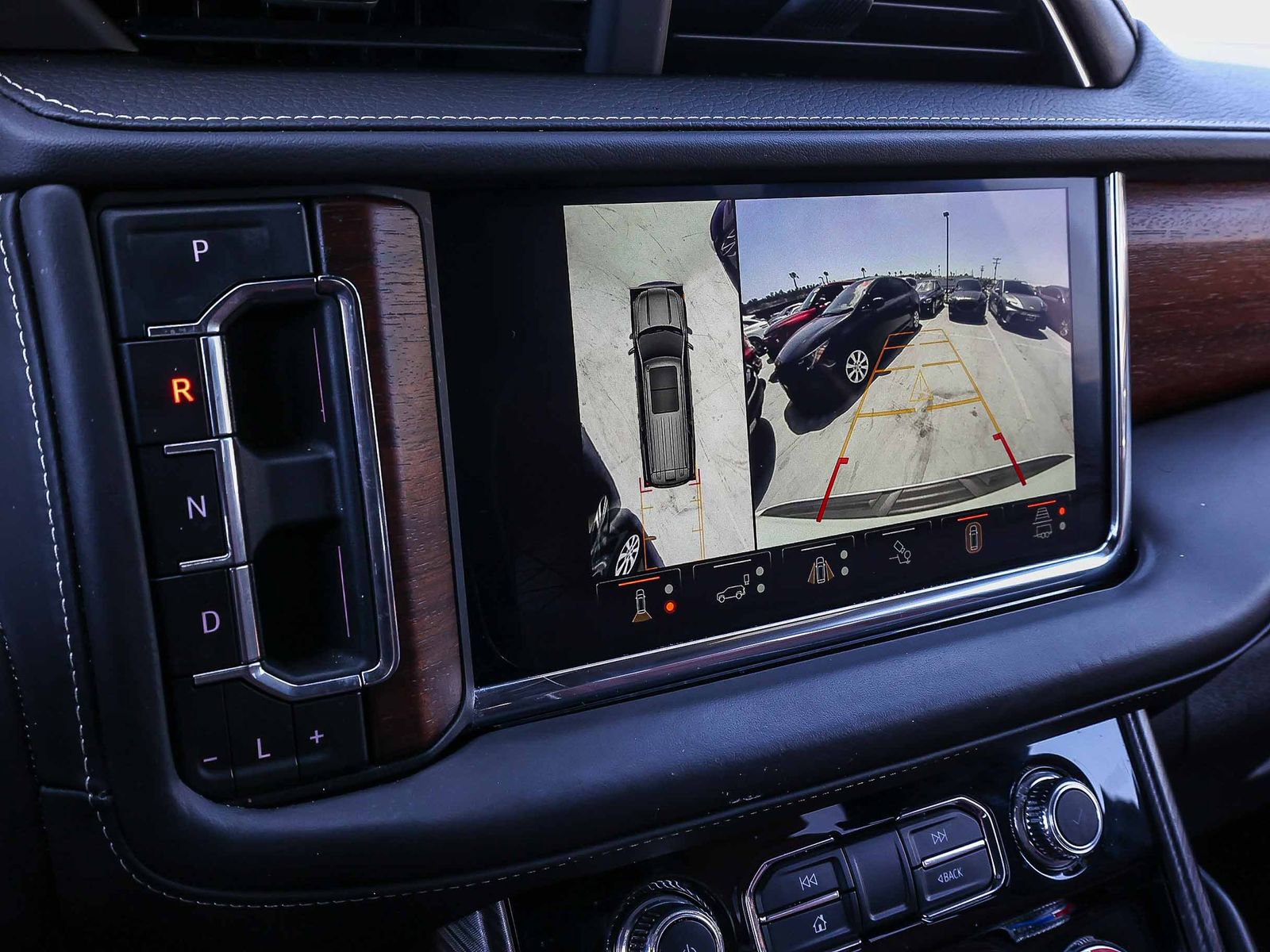 Used 2023 GMC Yukon XL Denali Ultimate AWD/4WD image 27