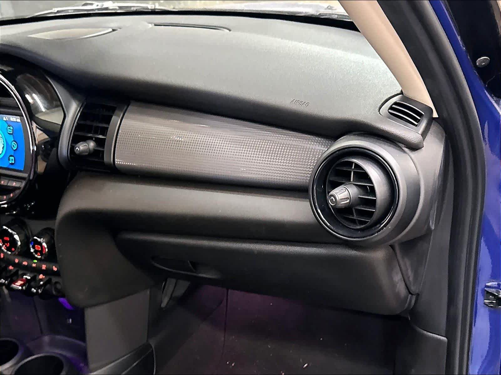 Used 2020 MINI Cooper 4-Door Hardtop FWD image 18