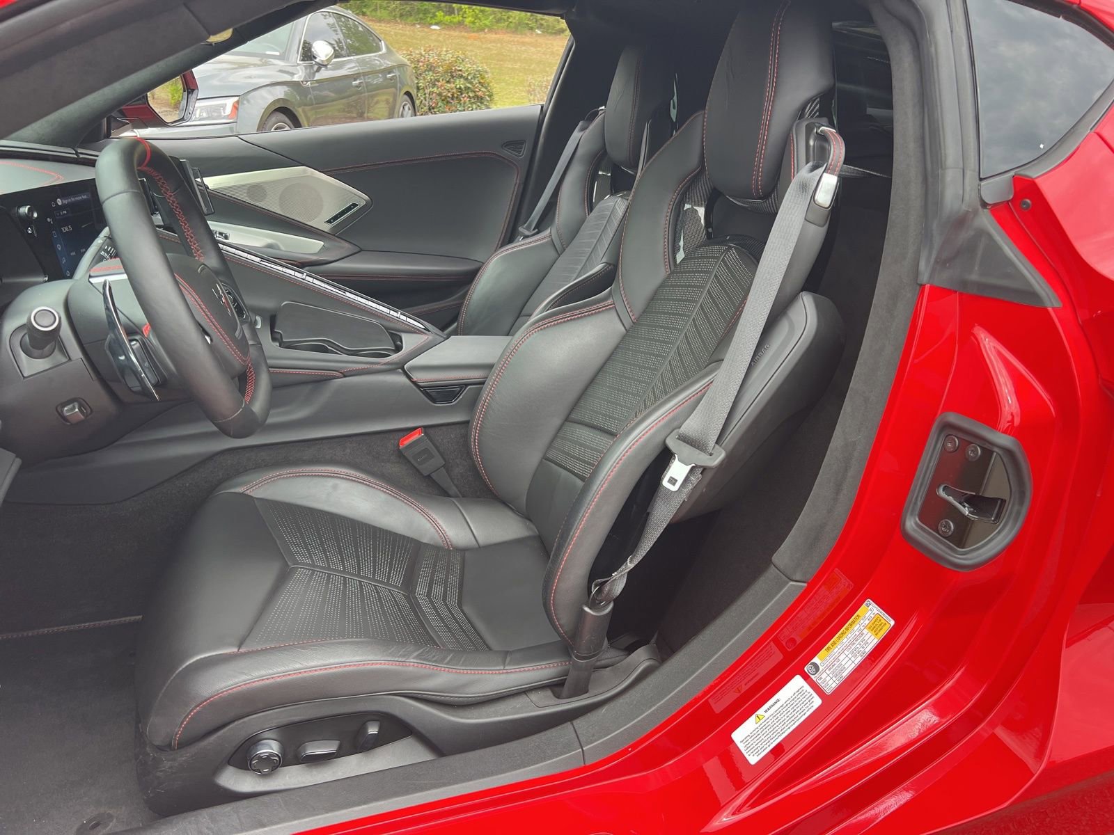 Used 2025 Chevrolet Corvette Stingray Premium Cpe w/ Z51 Performance Package RWD image 36