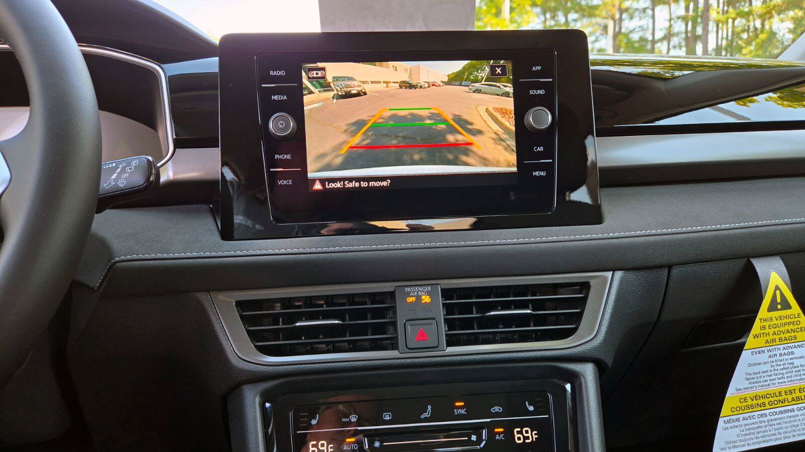 New 2027 Volkswagen Taos SE FWD image 30