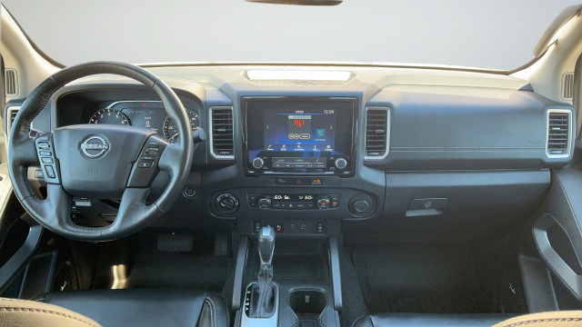 Used 2024 Nissan Frontier SL w/ Technology Package AWD/4WD image 9