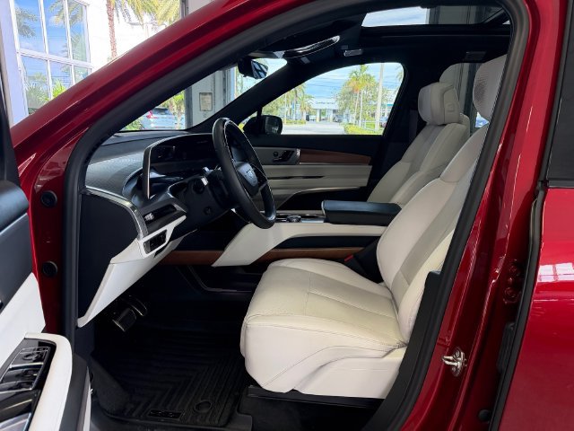 Used 2026 Cadillac Vistiq Luxury AWD/4WD image 11