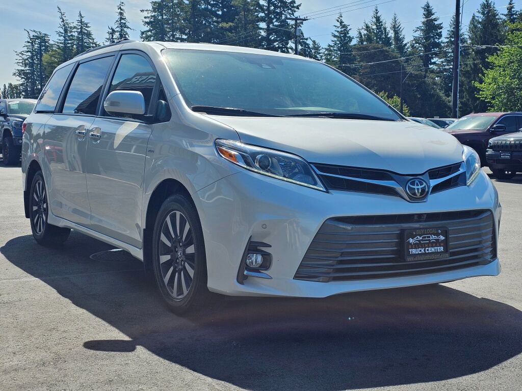Used 2018 Toyota Sienna Limited AWD/4WD image 7