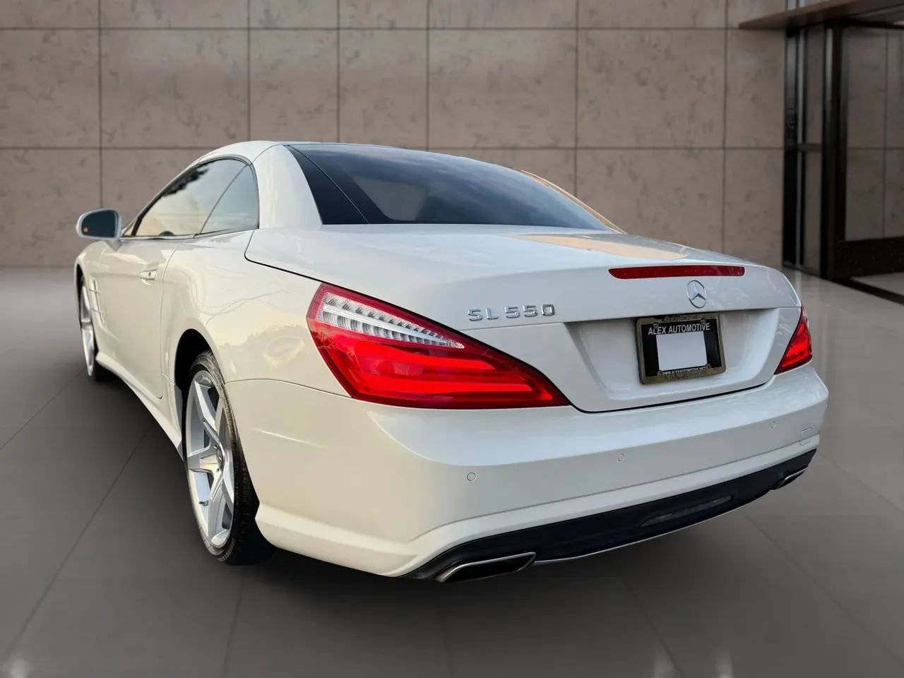 Used 2014 Mercedes-Benz SL 550 image 7