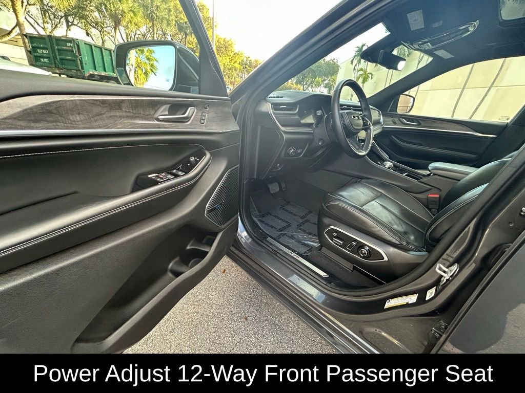 Certified 2021 Jeep Grand Cherokee L Overland w/ Luxury Tech Group IV image 15