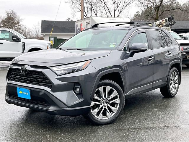 Used 2022 Toyota RAV4 XLE Premium image 12
