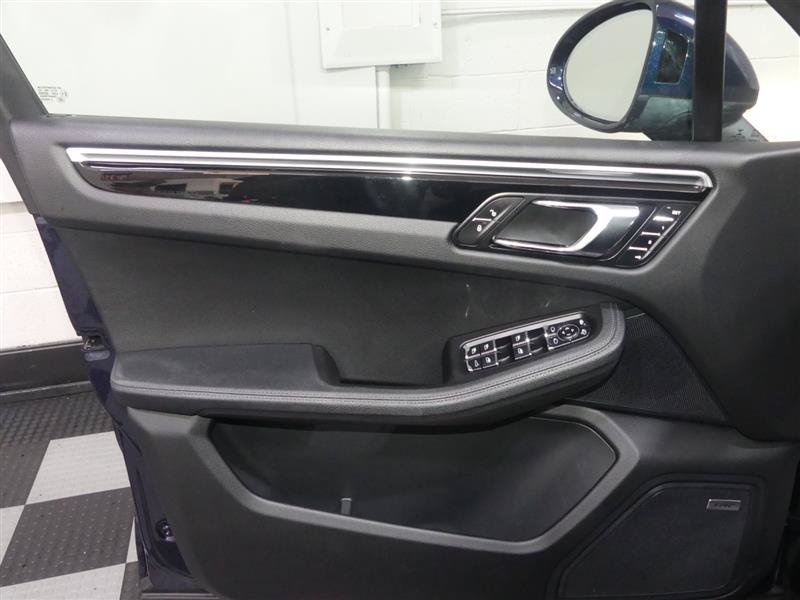 Used 2017 Porsche Macan S AWD/4WD image 18