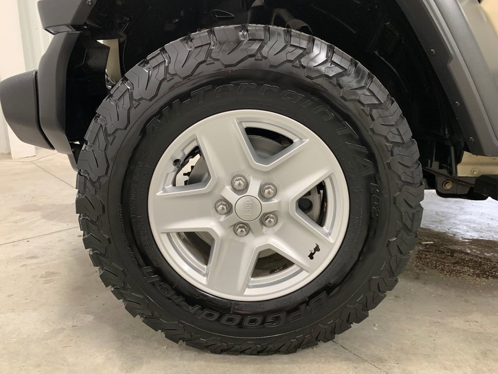 Used 2020 Jeep Gladiator Sport w/ Quick Order Package 24S image 19