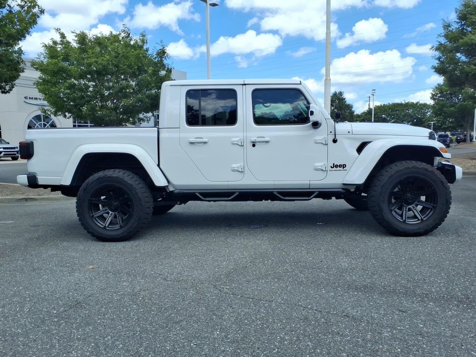 Used 2021 Jeep Gladiator Overland AWD/4WD image 10