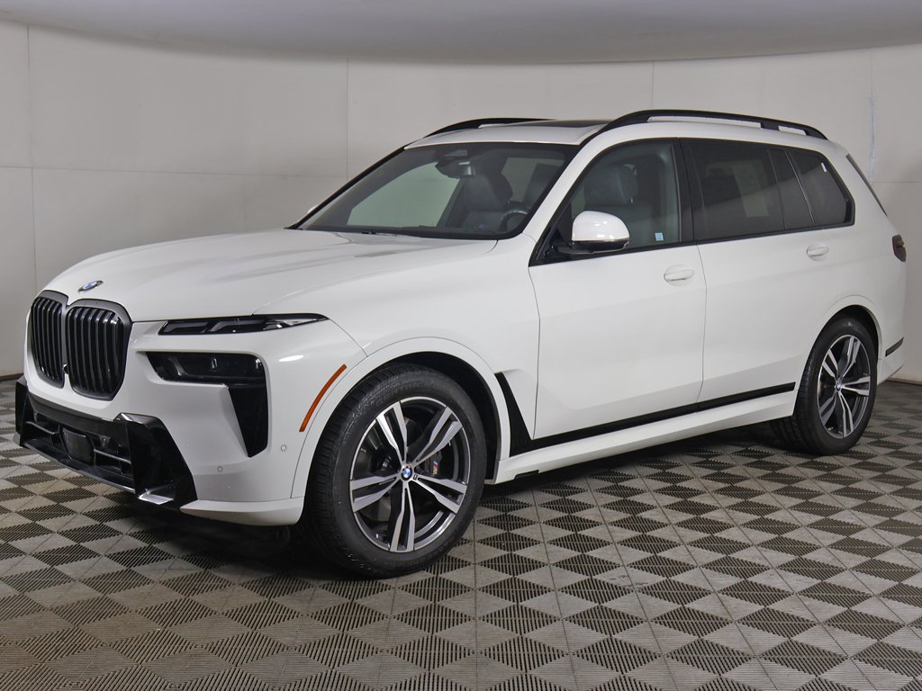 Used 2024 BMW X7 xDrive40i w/ M Sport Package AWD/4WD image 10
