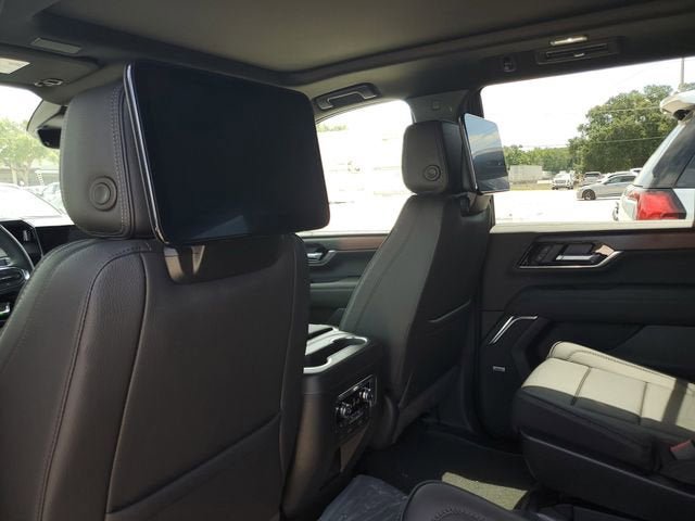 New 2026 GMC Yukon Denali w/ Denali Reserve Package AWD/4WD image 10