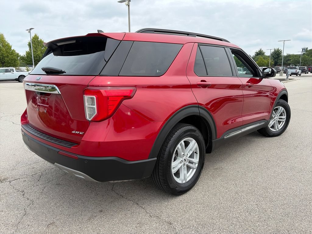 Used 2024 Ford Explorer XLT w/ Equipment Group 202A AWD/4WD image 7