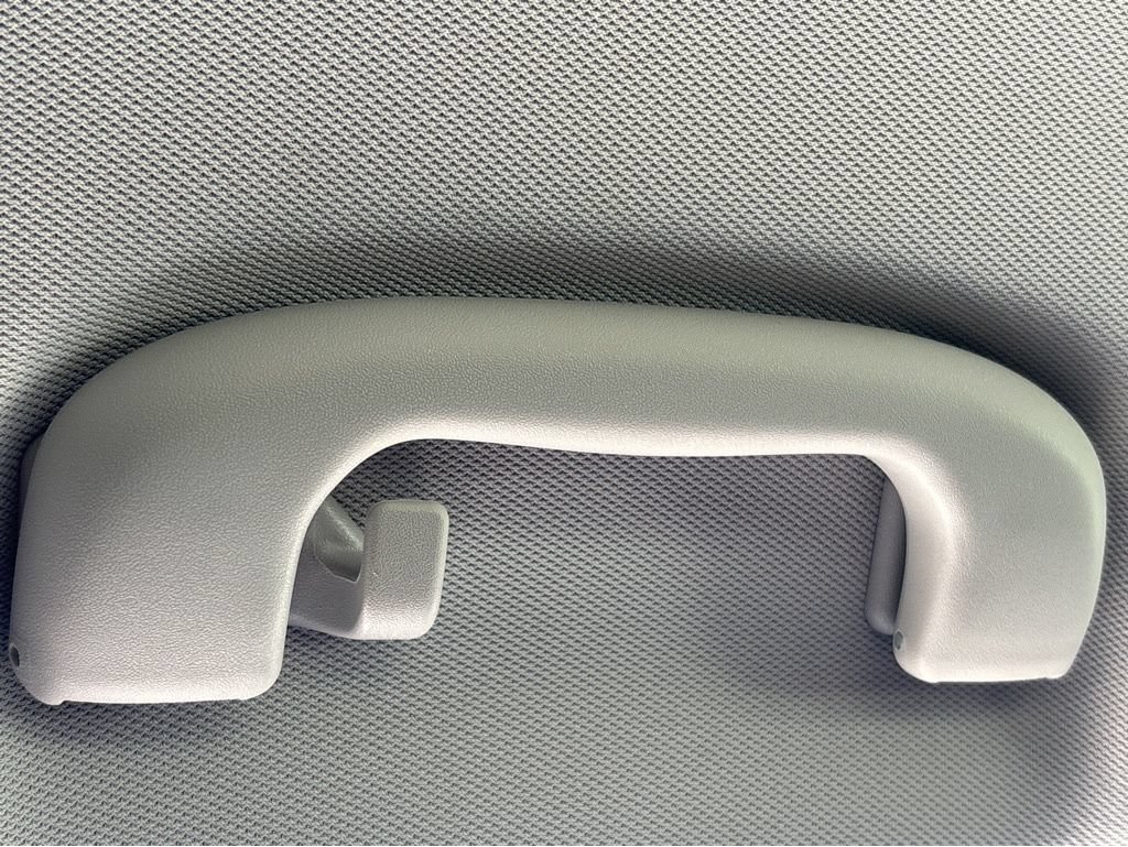 Used 2025 Chevrolet Trax LT FWD image 33