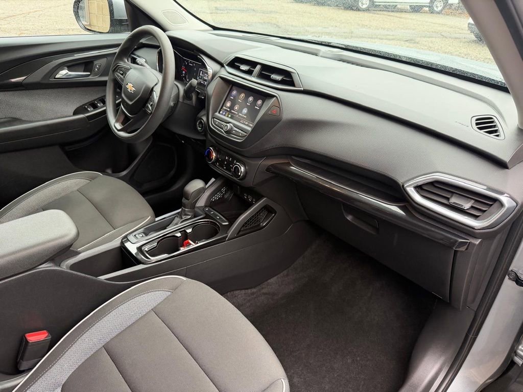 Used 2023 Chevrolet TrailBlazer LT image 16