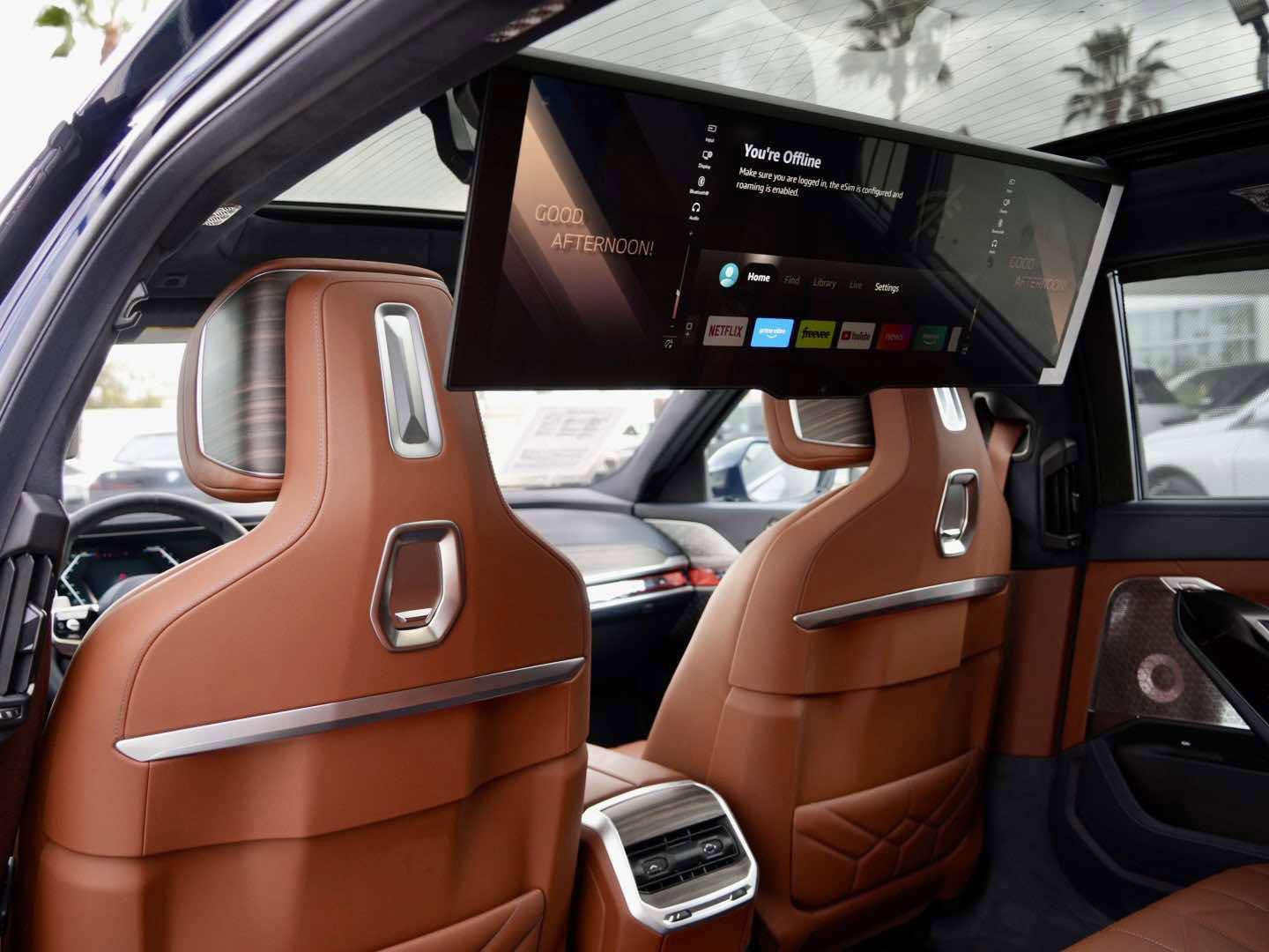 Used 2025 BMW 760i xDrive w/ Executive Package image 23