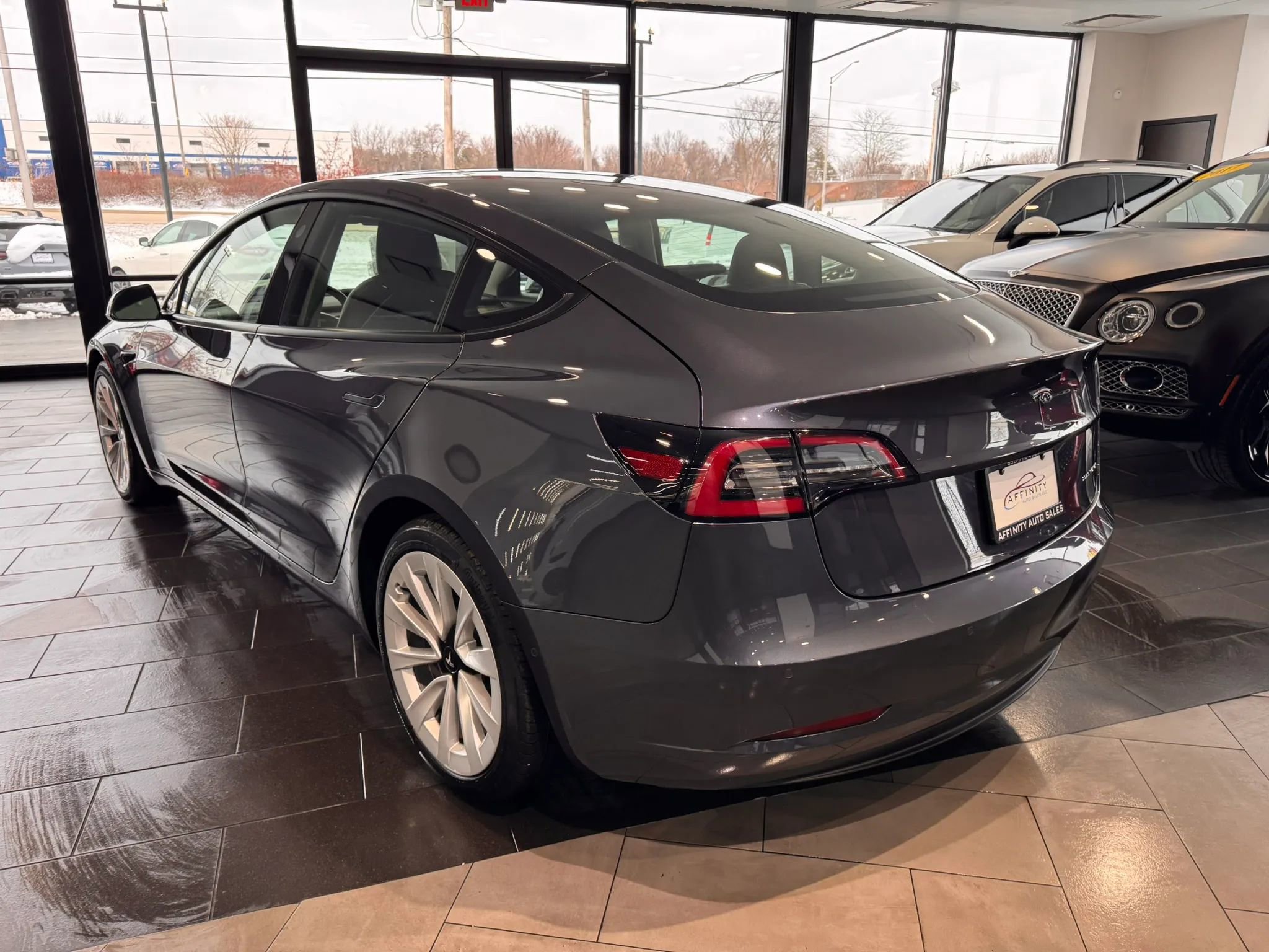 Used 2021 Tesla Model 3 Long Range image 3