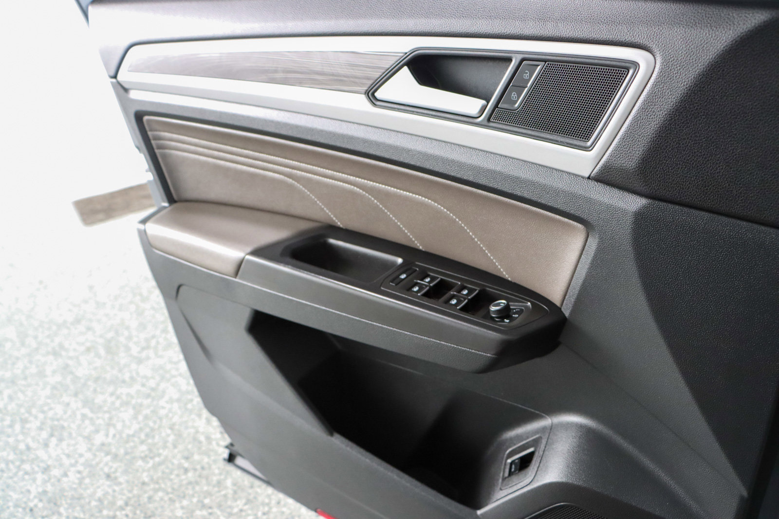 Used 2022 Volkswagen Atlas Cross Sport SE image 22