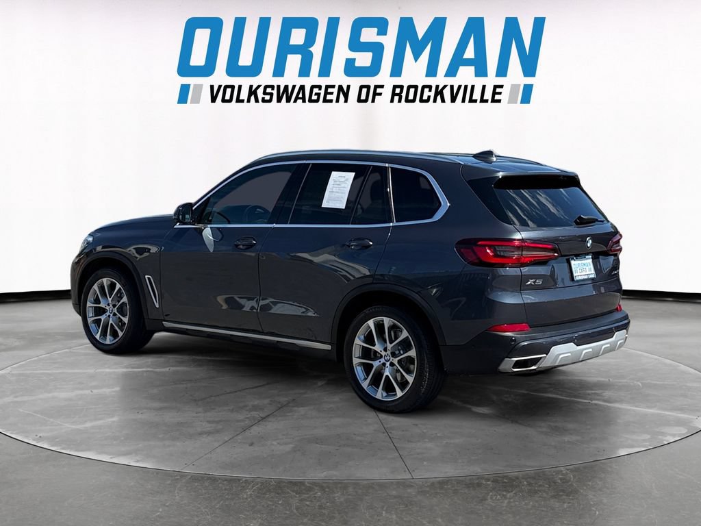 Used 2021 BMW X5 xDrive40i w/ Convenience Package AWD/4WD image 4