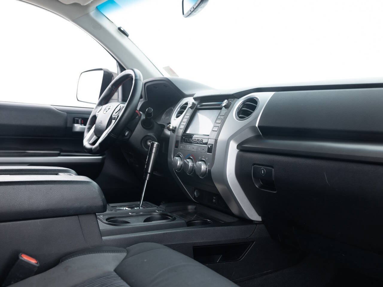Used 2015 Toyota Tundra SR5 w/ SR5 Upgrade Package RWD image 34