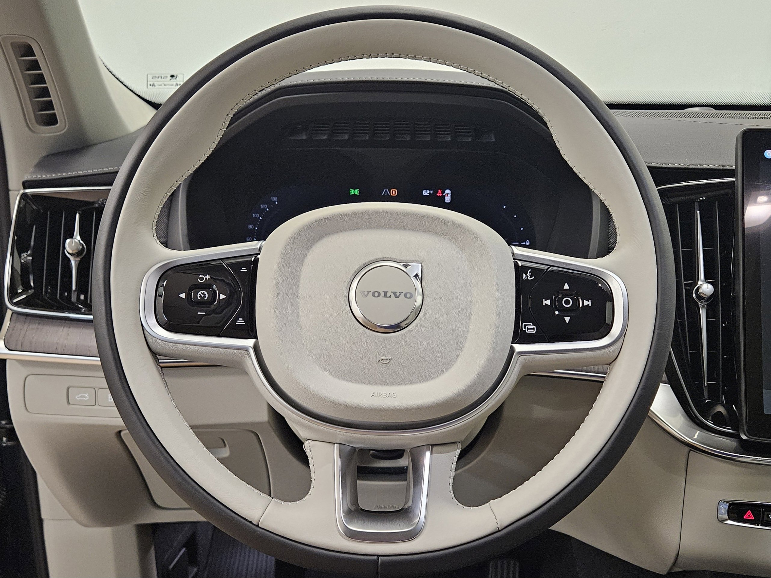 New 2026 Volvo XC90 T8 Ultra w/ Protection Package Premier image 45