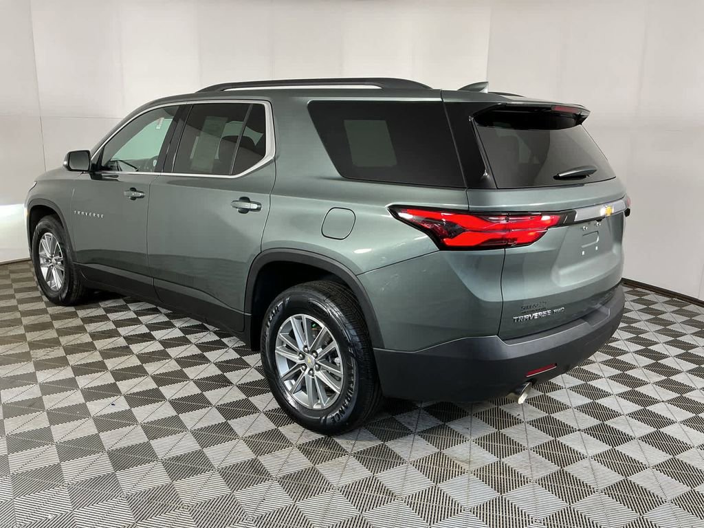 Used 2023 Chevrolet Traverse LT image 10