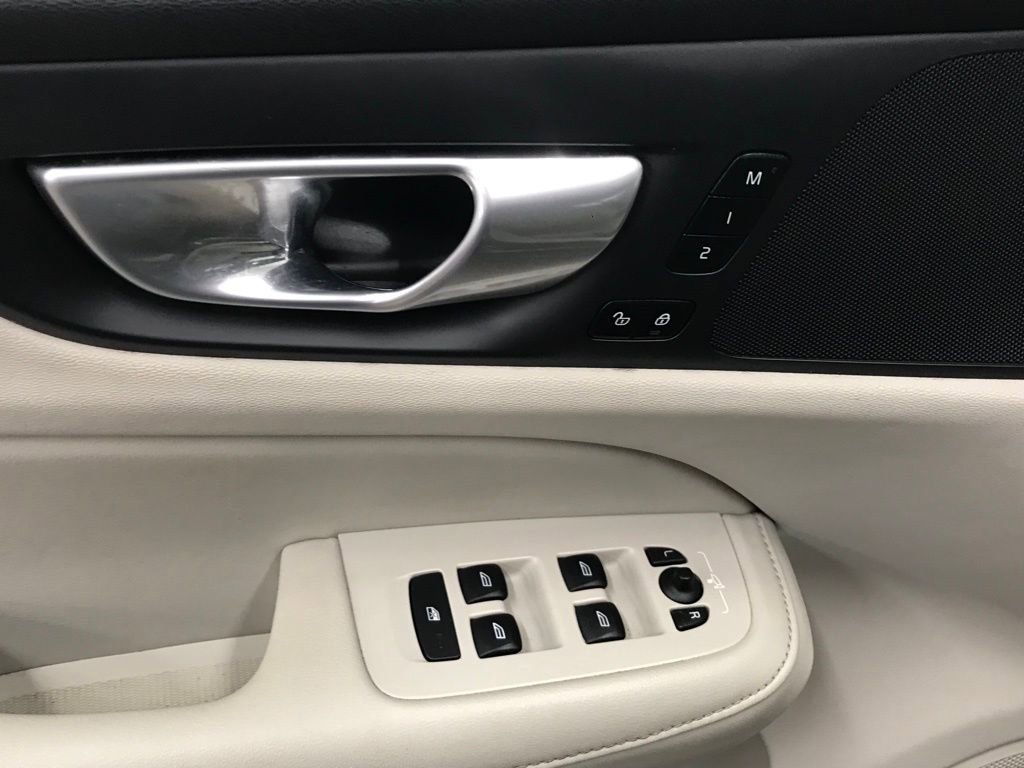 Used 2024 Volvo S60 B5 Core w/ Climate Package image 10