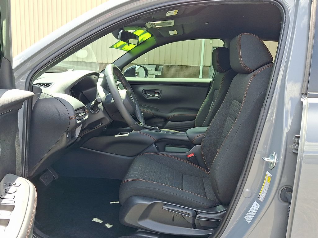 Used 2024 Honda HR-V Sport image 3