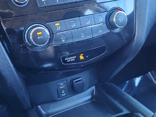 Used 2018 Nissan Rogue Sport S AWD/4WD image 39