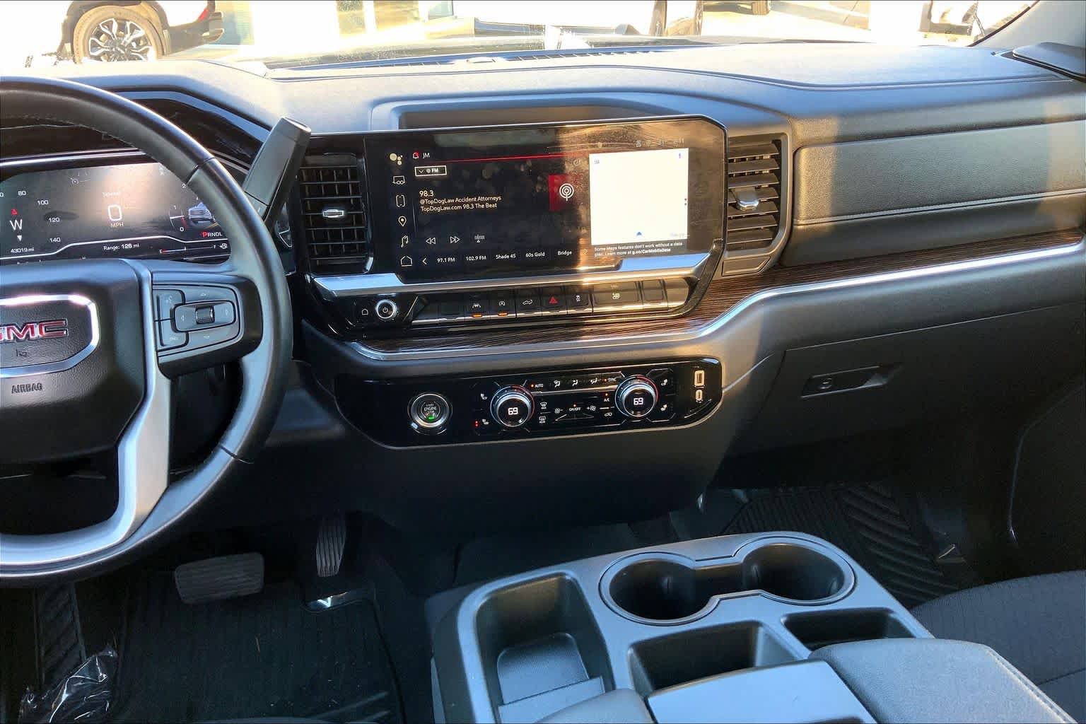 Used 2024 GMC Sierra 1500 Elevation RWD image 7