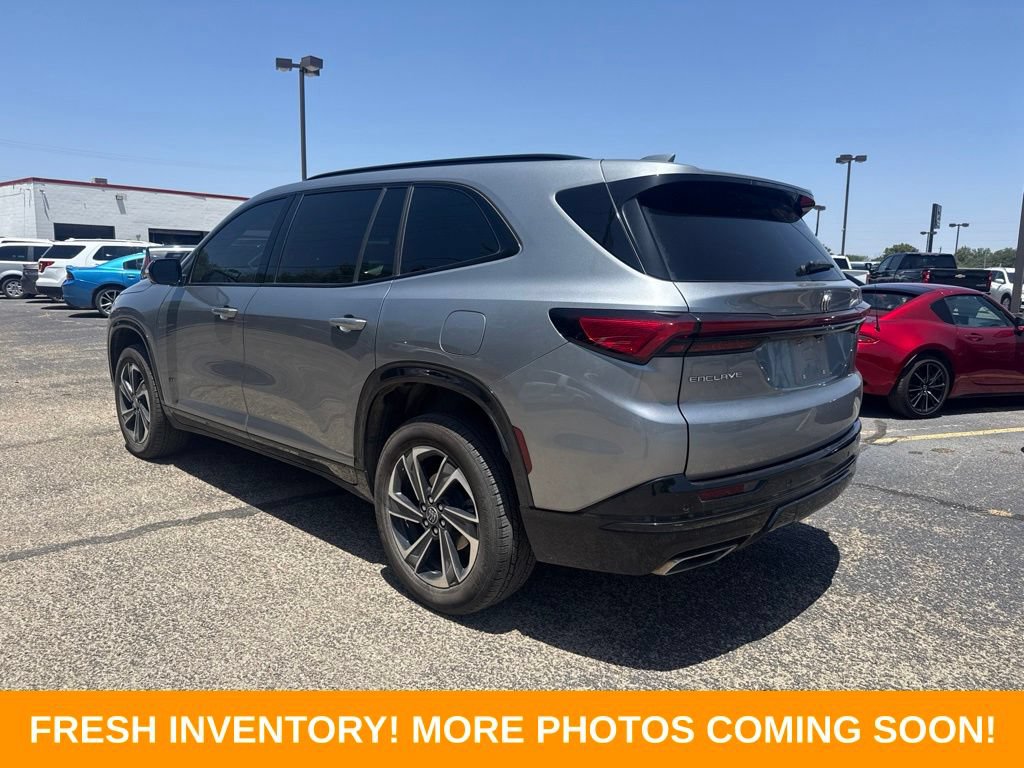 Used 2025 Buick Enclave Sport Touring w/ Power Package FWD image 4