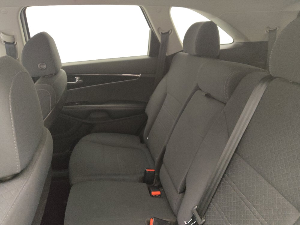 Used 2018 Kia Sorento FWD image 18