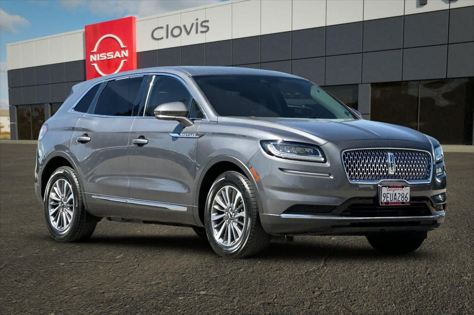 Used 2022 Lincoln Nautilus FWD w/ Premium Package image 10