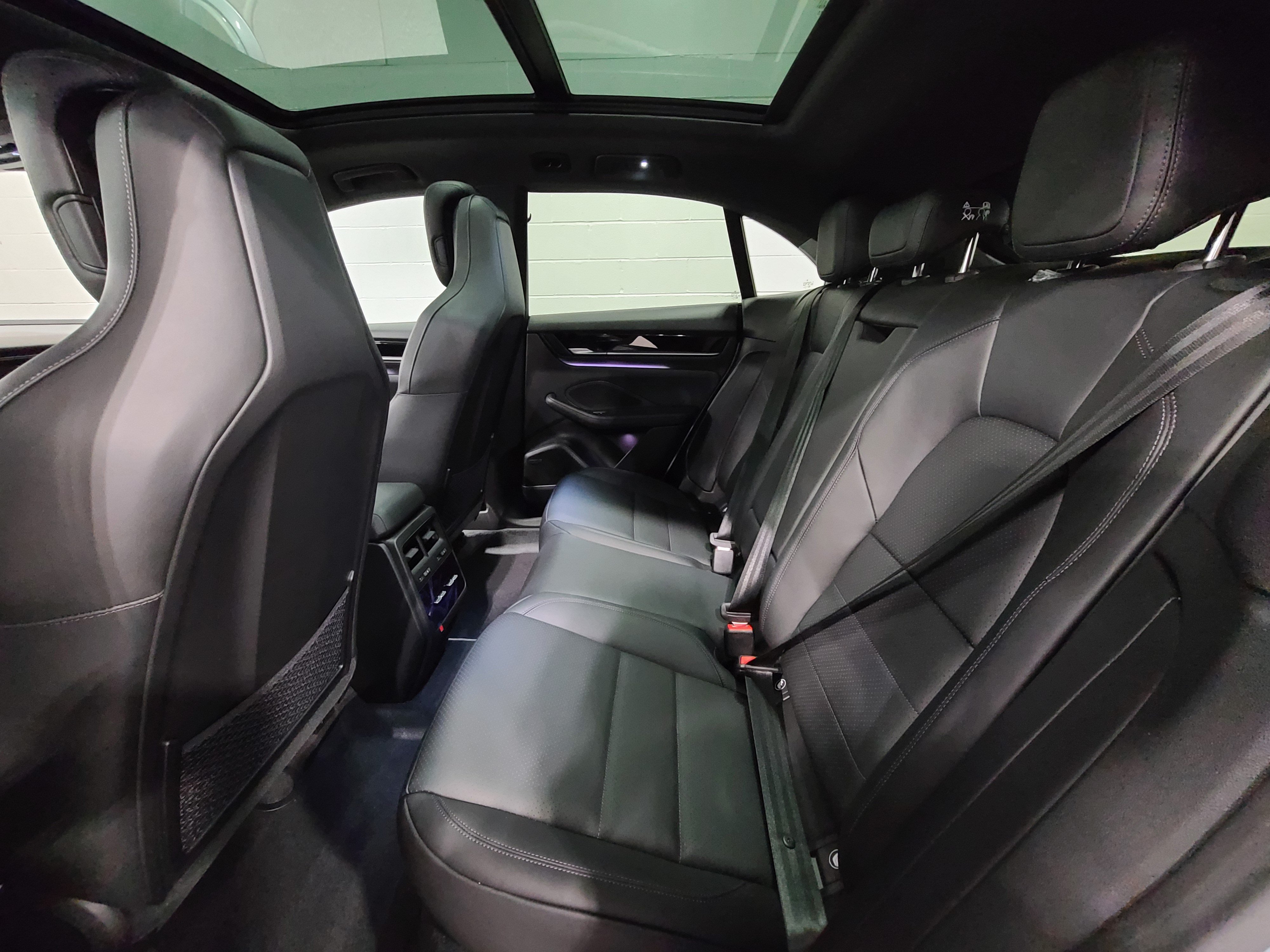 New 2026 Porsche Macan Electric RWD image 27