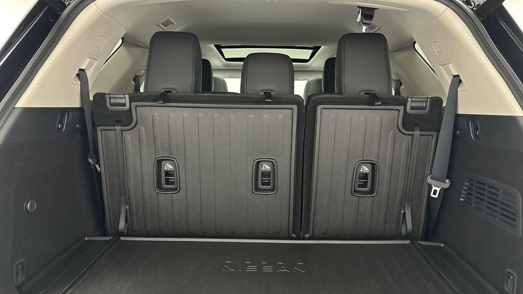 New 2026 Nissan Pathfinder Platinum AWD/4WD image 12