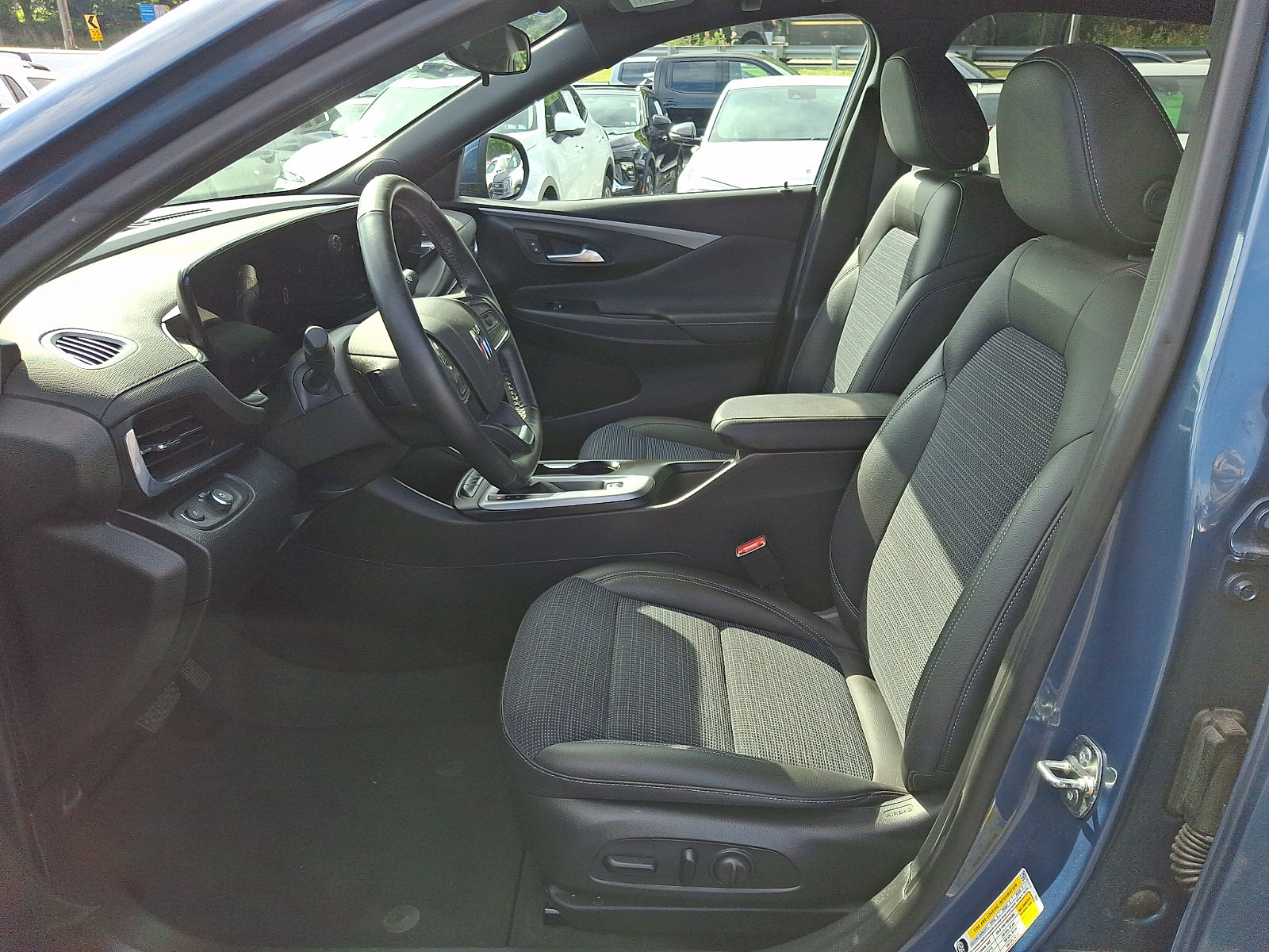 Used 2025 Buick Envista Preferred w/ Convenience I Package FWD image 14