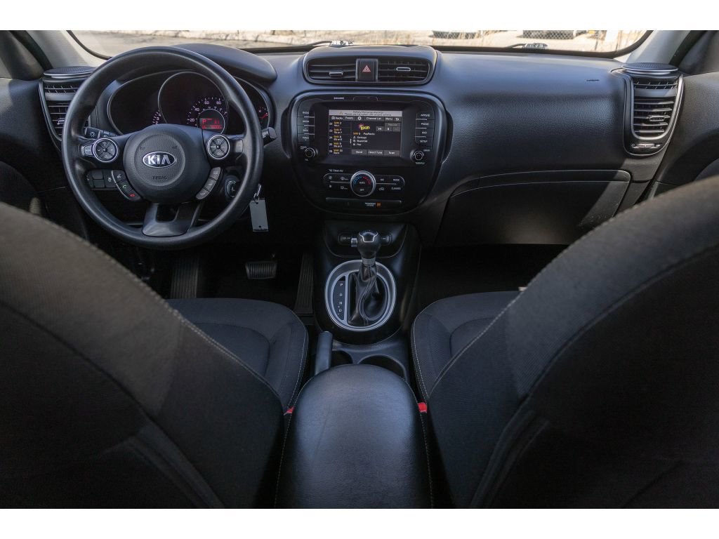 Used 2018 Kia Soul + image 12